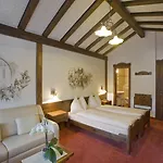 Hotel Antika 3*