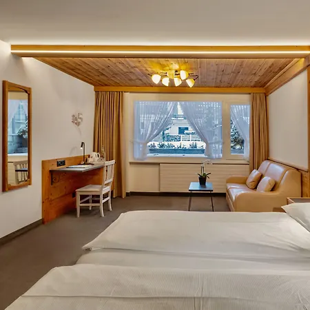 Antika Hotel 3*