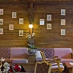 Hotel Antika 3*